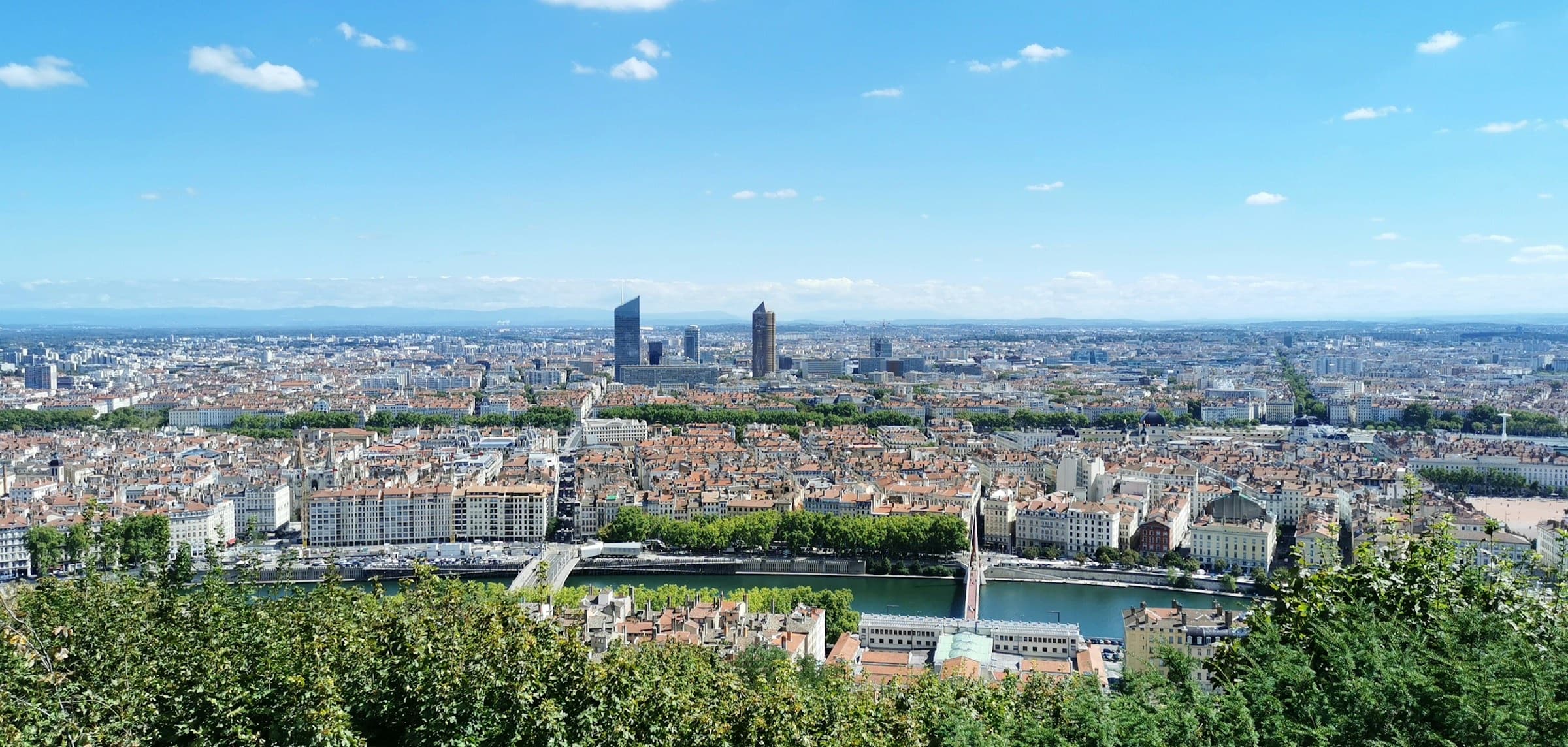 Panorama de Lyon depuis les hauteurs de Fourvière, avec la Saône et la métropole